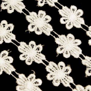www.houseofadorn.com - Lace Guipure Trim with Small Daisies 2.5cm Style 11129 (Price per 1m)